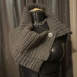 Ann Taylor LOFT Charcoal Chunky Knit Neck Warmer with clear button, 2 adj. holes